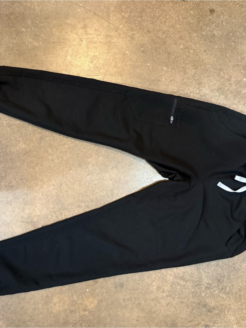 Women’s Figs jogger size small Zamora black